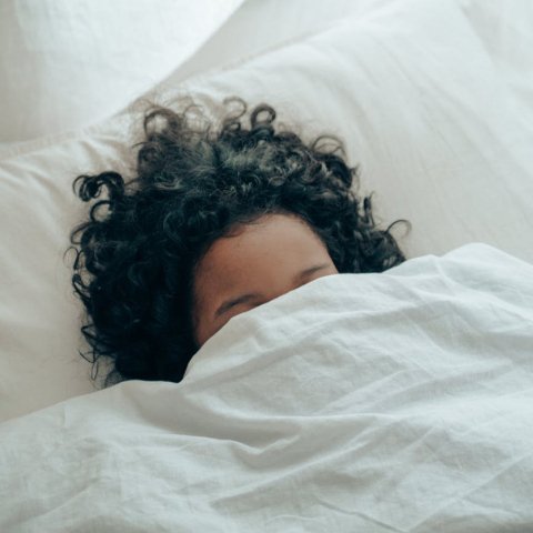 Can’t Sleep? Try These 8 Self-Care Tips  to Help You Unplug and Relax - lesatoutsdugaz