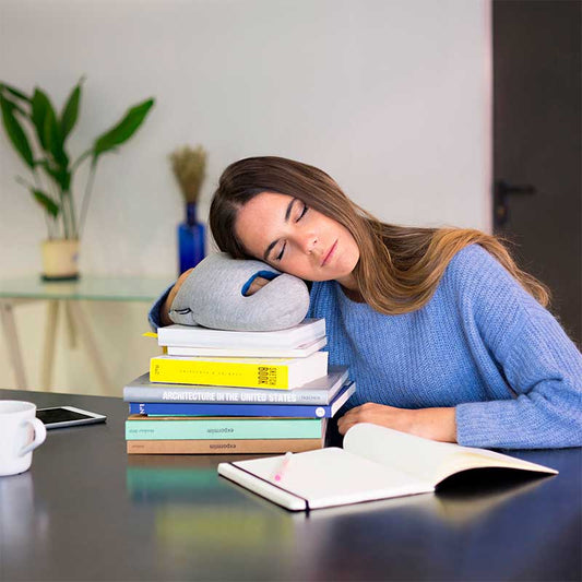 Falling asleep at work: 5 tips to stay awake